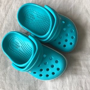 Crocs crocband clog in aqua - barely worn!